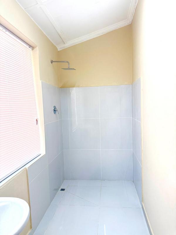 To Let 1 Bedroom Property for Rent in Woodstock Western Cape